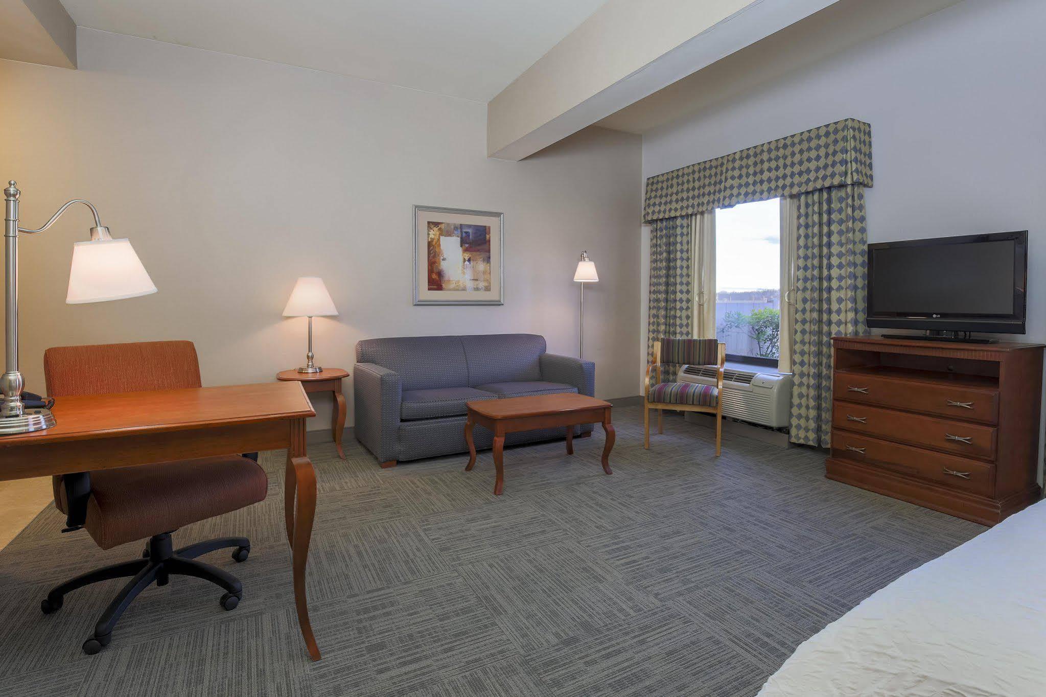 Hampton Inn & Suites Providence / Смитфийлд Екстериор снимка