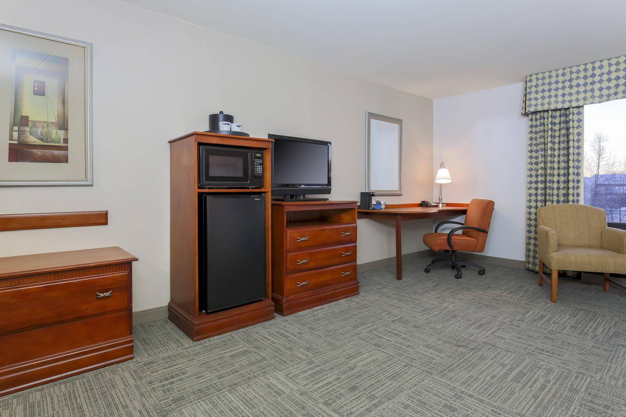 Hampton Inn & Suites Providence / Смитфийлд Екстериор снимка