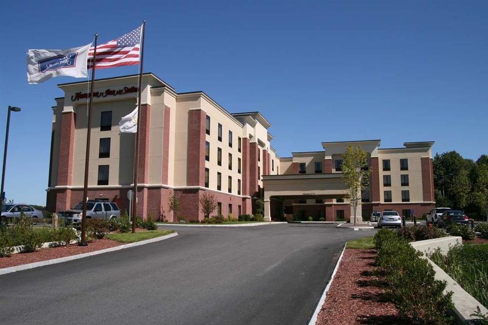 Hampton Inn & Suites Providence / Смитфийлд Екстериор снимка