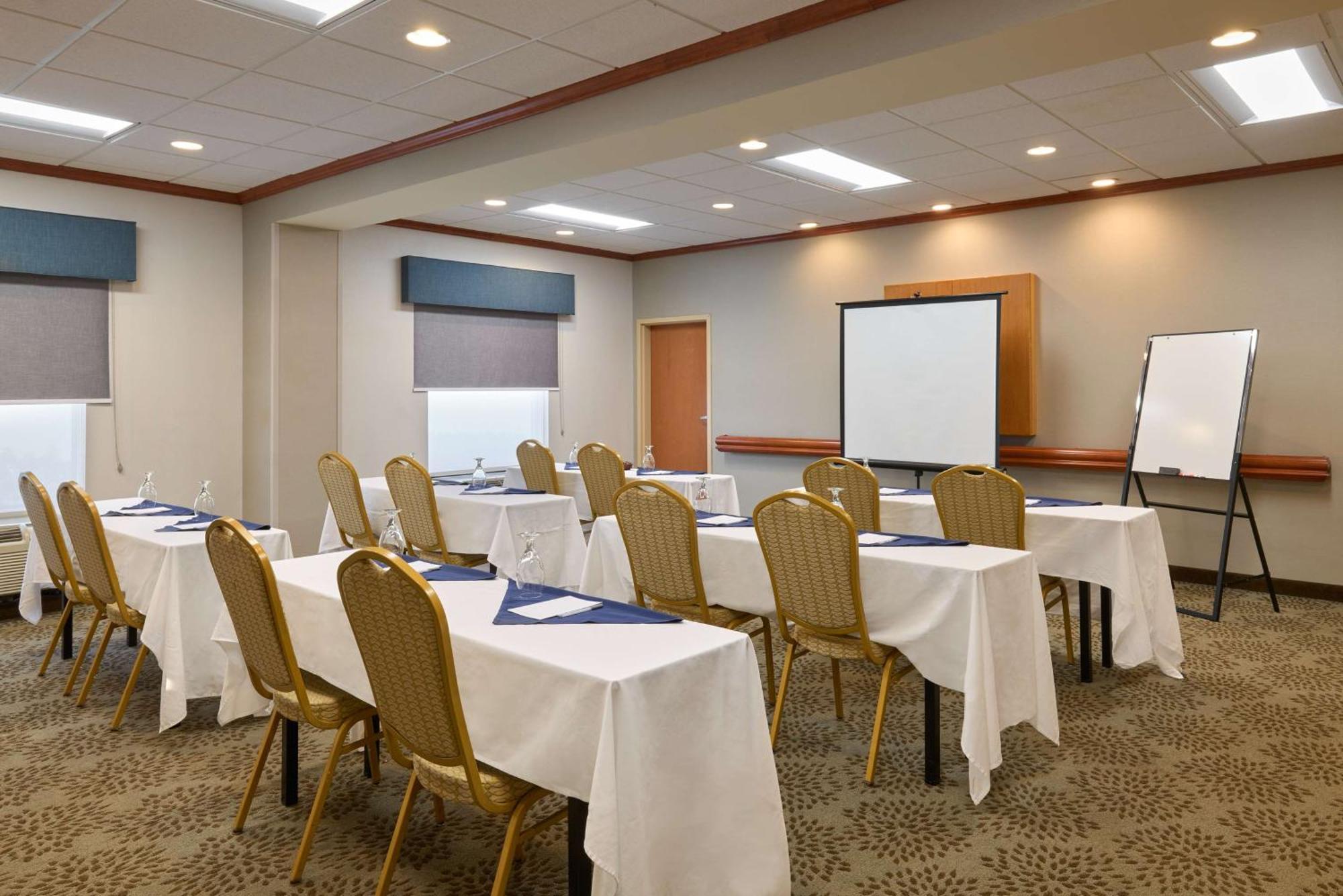 Hampton Inn & Suites Providence / Смитфийлд Екстериор снимка
