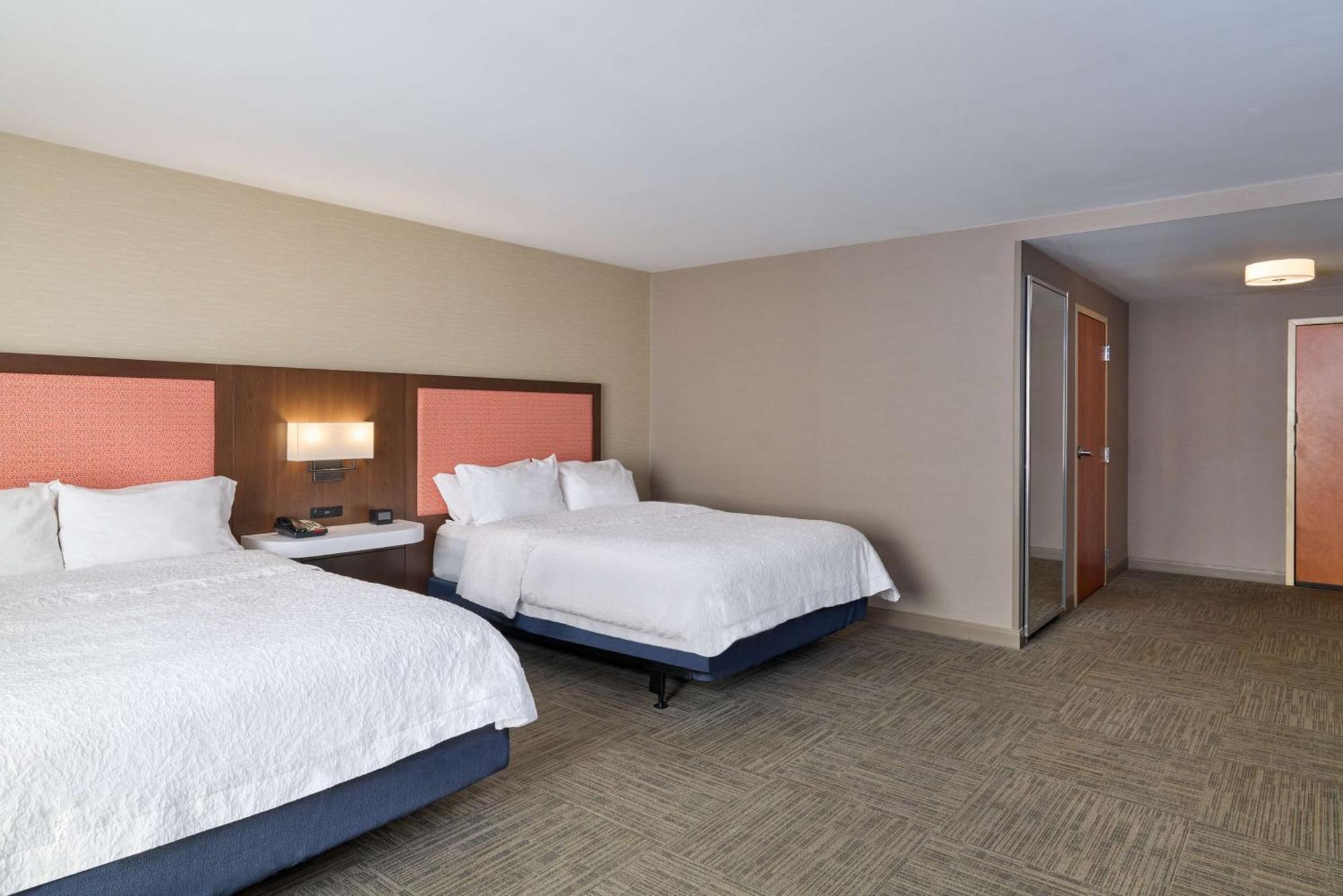 Hampton Inn & Suites Providence / Смитфийлд Екстериор снимка