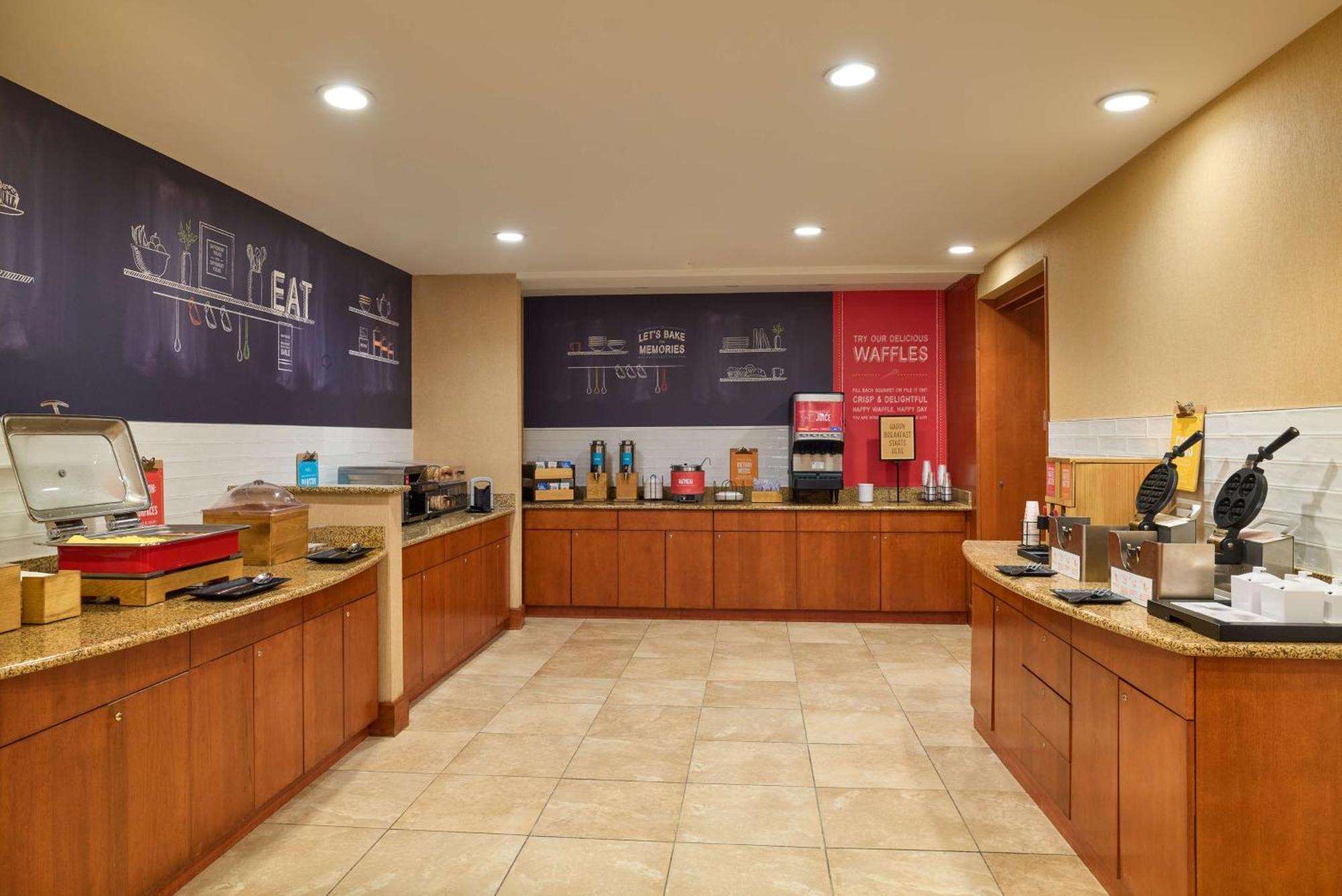 Hampton Inn & Suites Providence / Смитфийлд Екстериор снимка