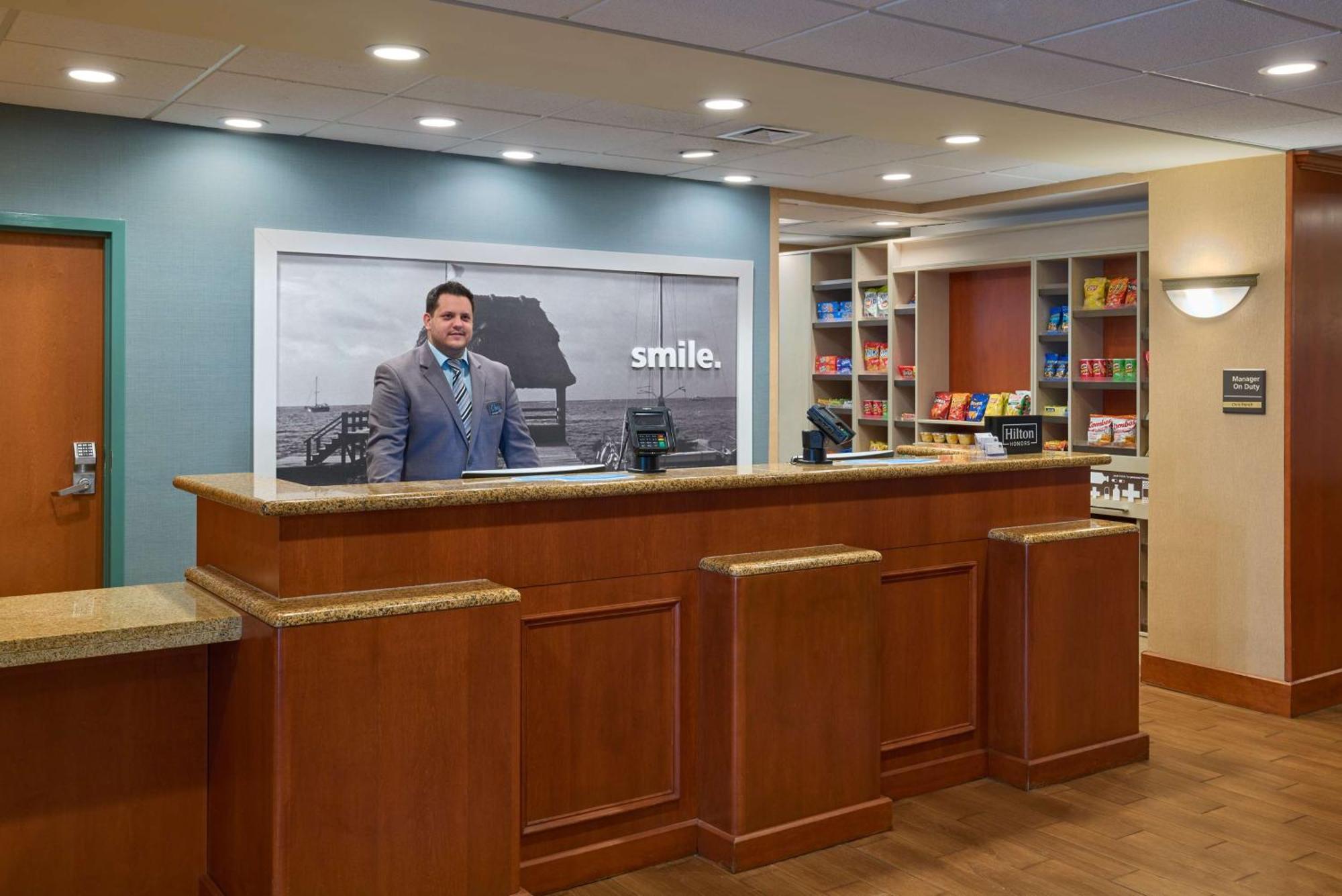Hampton Inn & Suites Providence / Смитфийлд Екстериор снимка