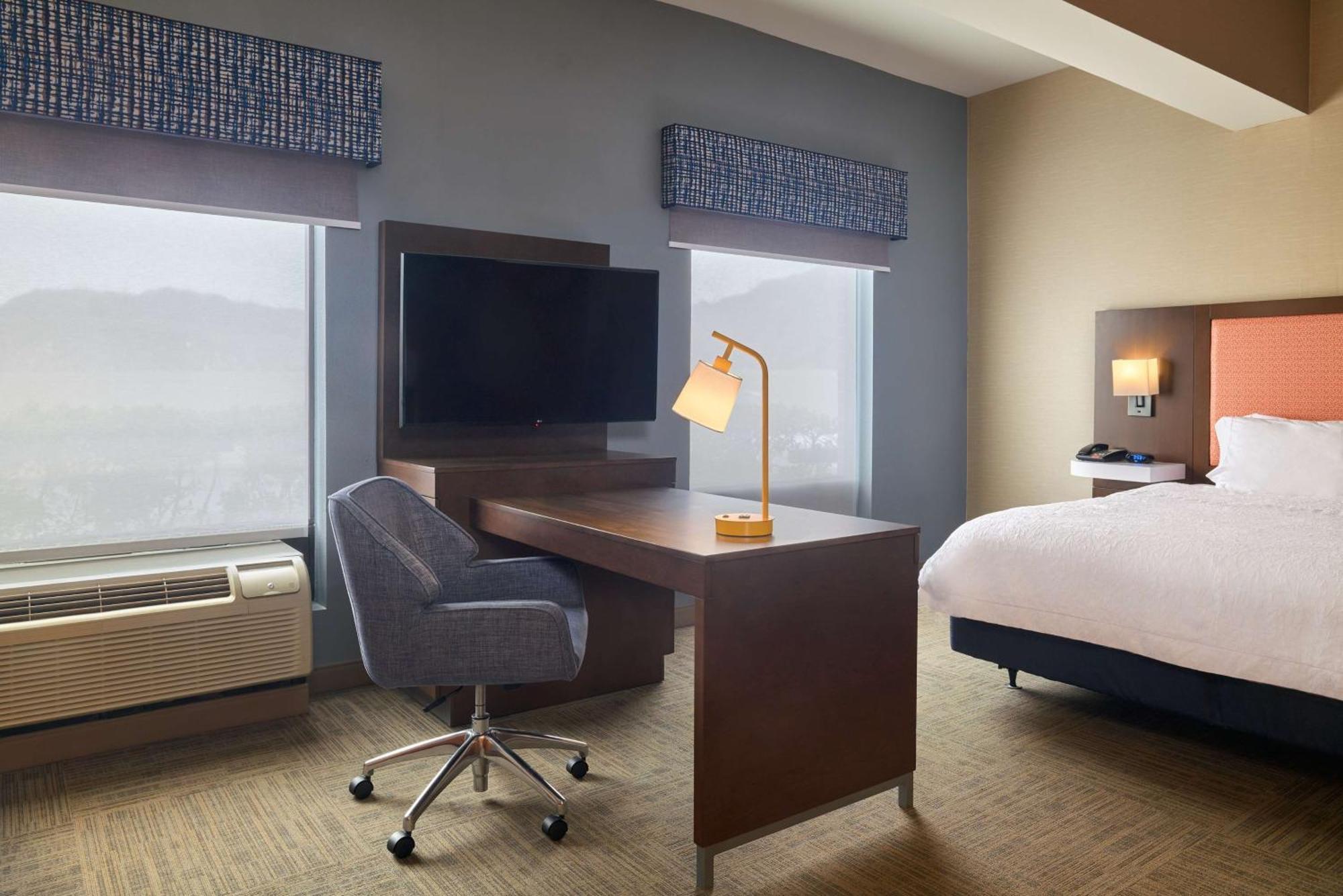 Hampton Inn & Suites Providence / Смитфийлд Екстериор снимка