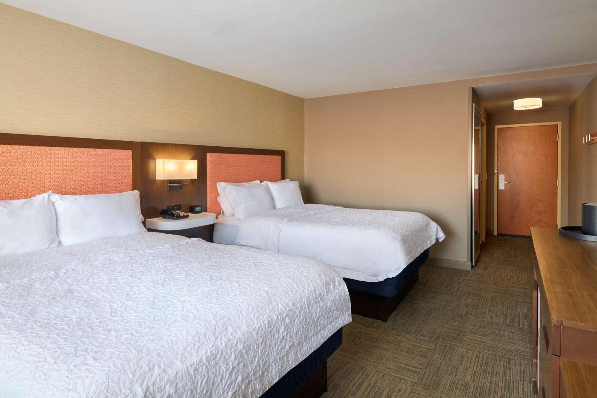Hampton Inn & Suites Providence / Смитфийлд Екстериор снимка